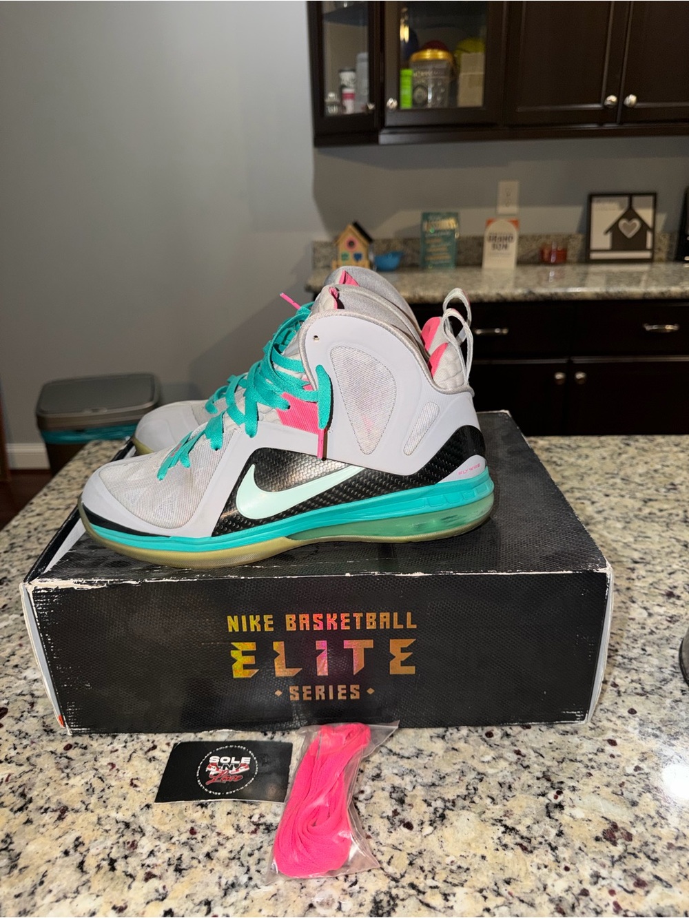 Size 11.5 Nike LeBron 9 P.S. Elite South Beach SKU 516958-001 Gently Used